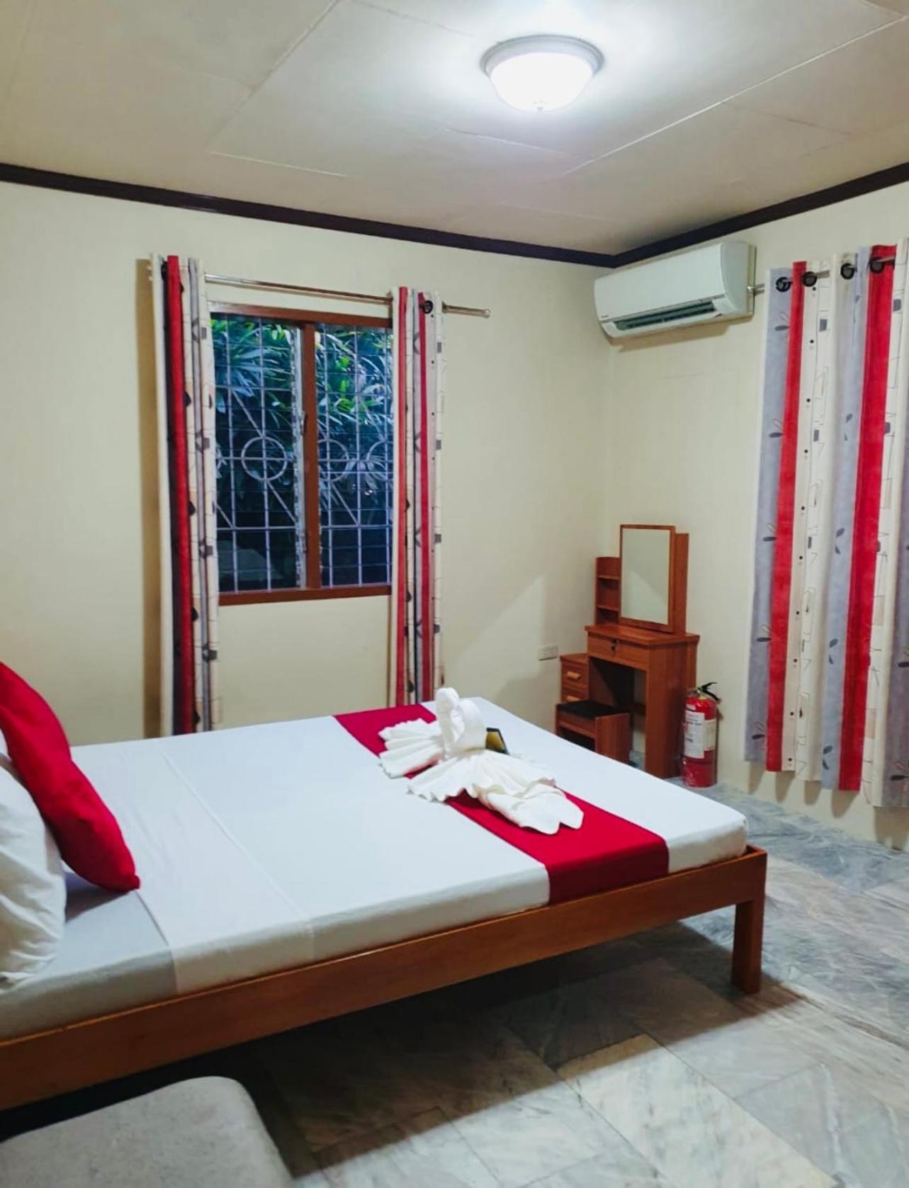 Dreamcatcher Hostel Moalboal Ngoại thất bức ảnh